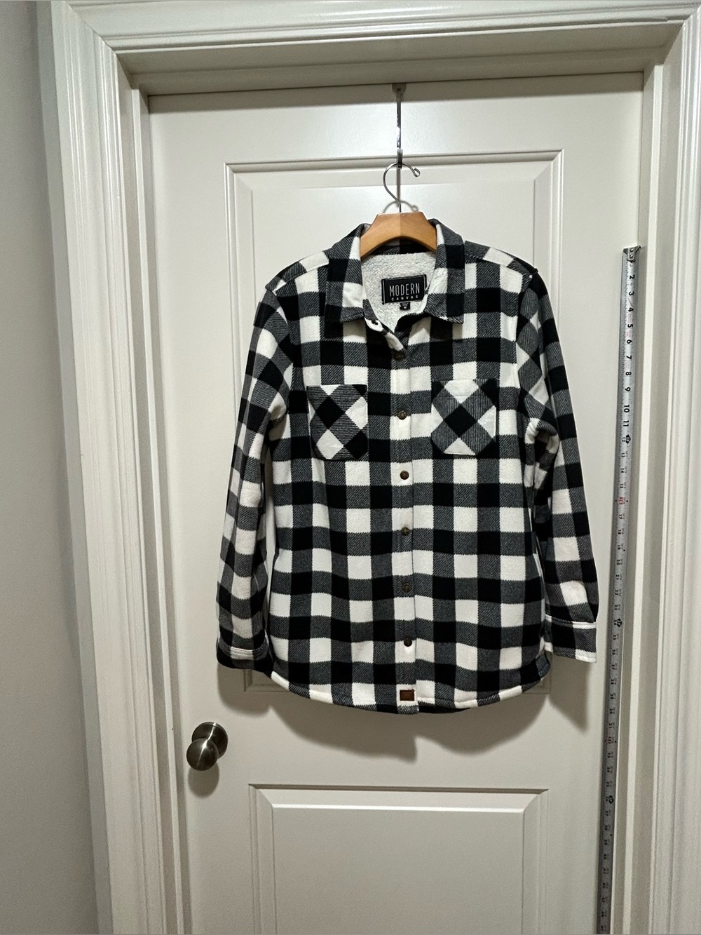 Modern Canvas women’s size M Black & White Buffalo Plaid Snaps Sherpa Shacket